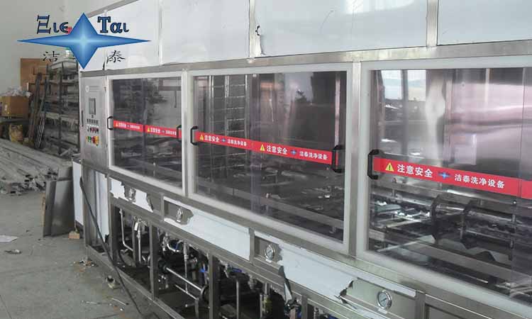 工業(yè)超聲波清洗機(jī)對(duì)汽車行業(yè)的貢獻(xiàn)，你知道多少？